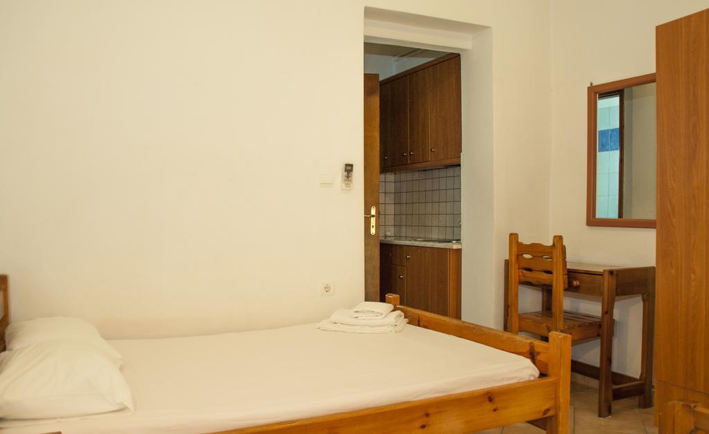Stavrodromi Hotel Igoemenitsa Buitenkant foto