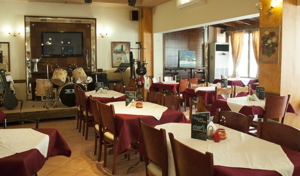 Stavrodromi Hotel Igoemenitsa Buitenkant foto